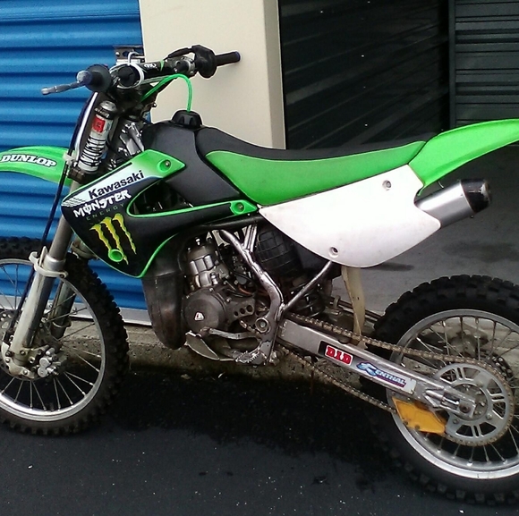 Kx...100 ..2007...new plastic...new tire..new pist - Picture 1 of 1